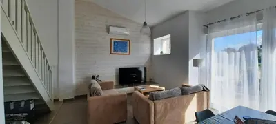 Télévision ou salle de divertissement dans l'établissement Gite 4 personnes avec piscine entre Saintes et Royan