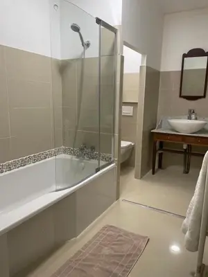 Salle de bains dans l'établissement La Maison du Petit Jacques - Mirabelle Cottage