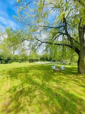 Jardin de l'établissement Gîte du Rossignol à 5 minutes du Château de la Citardière et à 14 minutes du Château de Bourneau