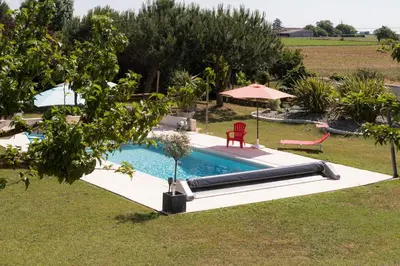 Piscine de l'établissement chambres d'hote Maeva ou située à proximité