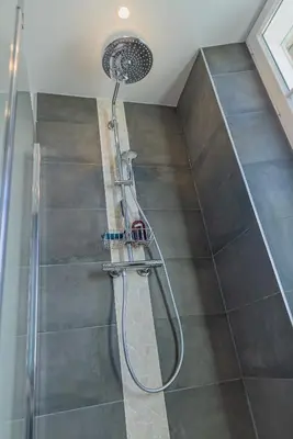 Salle de bains dans l'établissement Les gîtes du château