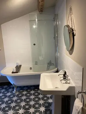 Salle de bains dans l'établissement La Cour Blanche