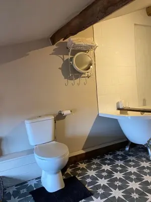 Salle de bains dans l'établissement La Cour Blanche