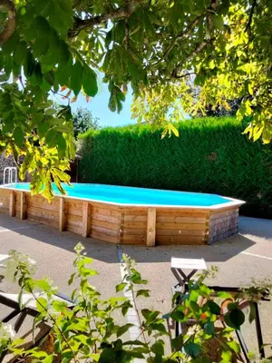 Piscine de l'établissement O 4 SAISONS DE BREILBON ou située à proximité