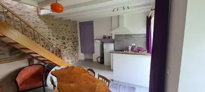 Cuisine ou kitchenette dans l'établissement Bienvenue aux Lavandières.