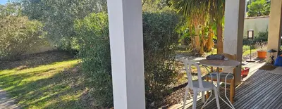 Jardin de l'établissement Vaste maison Fouras 15 pers 6 chbres meublé 3*
