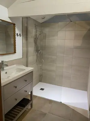 Salle de bains dans l'établissement Loft chaleureux