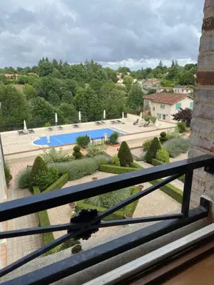 Piscine de l'établissement Medieval Magic ou située à proximité