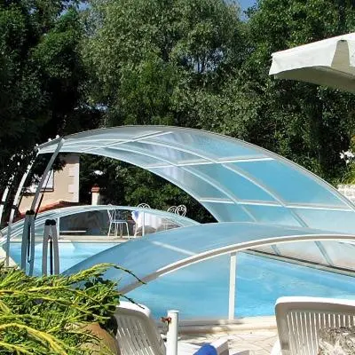 Piscine de l'établissement Le Petit Massigny ou située à proximité