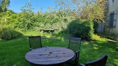 Jardin de l'établissement Chambres et gîte dans un lieu calme et champêtre Gourgé Les Grippeaux proche Parthenay