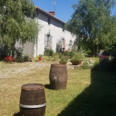 Chambres et gîte dans un lieu calme et champêtre Gourgé Les Grippeaux proche Parthenay