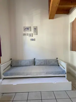 Coin salon dans l'établissement Charentaise 6-8 personnes avec piscine