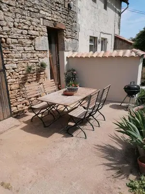 Terrasse ou espace extérieur de l'établissement Pays de Joie - Gite-Loft Le Piano
