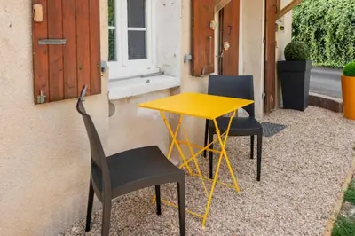 Terrasse ou espace extérieur de l'établissement Black & y'hello T2 : WIFI/PARKING/ 5' centre-ville