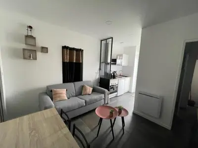 Cuisine ou kitchenette dans l'établissement - Le Nuage - Unique, espace Spa privatif et jardin avec plancha et salon privatif, stationnement public gratuit