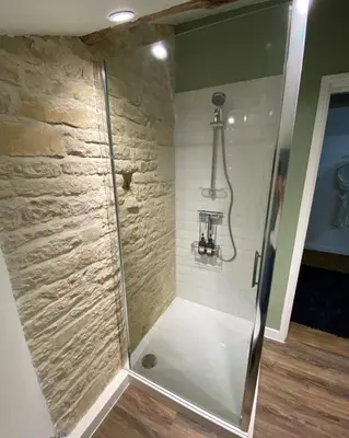 Salle de bains dans l'établissement Maison Dix Tusson