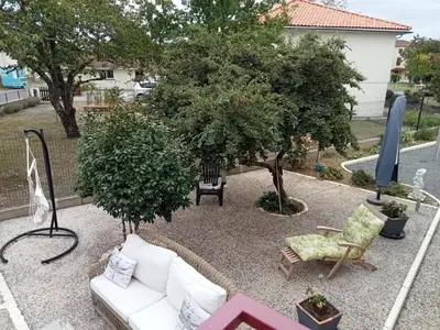 Jardin de l'établissement Chambre privative avec salle d'eau