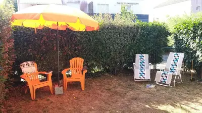 Jardin de l'établissement T2 en résidence avec piscine proche île madame et océan