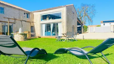 Jardin de l'établissement Le Grenier - Gîte de Charme La Rochelle