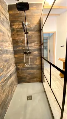 Salle de bains dans l'établissement Le Grenier - Gîte de Charme La Rochelle