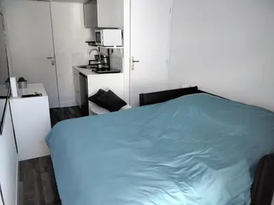 Cuisine ou kitchenette dans l'établissement Studio indépendant