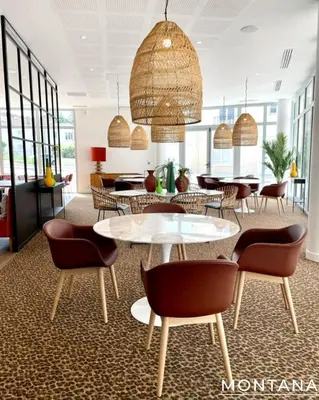 Restaurant ou autre lieu de restauration dans l'établissement Résidence Services Senior Montana