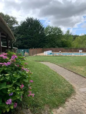 Jardin de l'établissement Chalets Moulière Evasion