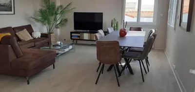 Télévision ou salle de divertissement dans l'établissement Villa Louna