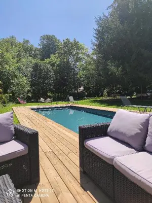 Piscine de l'établissement La Parenthèse Entre Abbaye et Venise Verte ou située à proximité