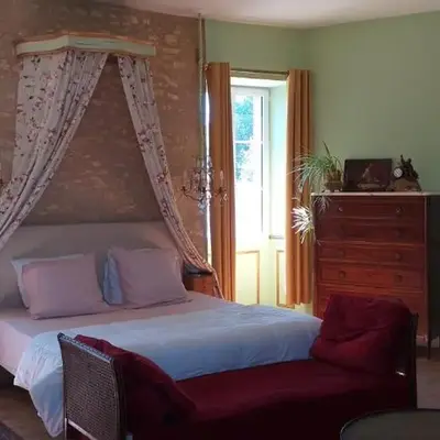 Chambre Louis XVI au Château de Champagne-Mouton