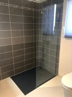 Salle de bains dans l'établissement Studio pour 2 personnes à Tonnay Charente