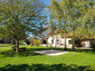 Jardin de l'établissement Les Chambres de Moulière