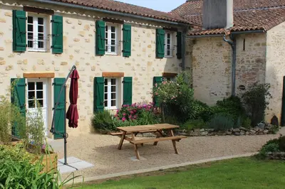 Jardin de l'établissement Domaine de la Basse Bobinière - Gîte et Chambres d'hôtes