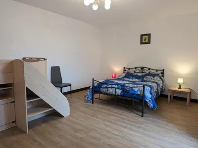 Un ou plusieurs lits dans un hébergement de l'établissement Maison au calme avec grand jardin et tout confort en Charente Limousine - FR-1-653-133