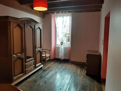 Coin salon dans l'établissement Gîte charentais rénové, vue vignobles, proche Angoulême - FR-1-653-90