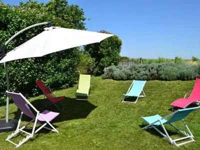 Jardin de l'établissement Gîte charentais rénové, vue vignobles, proche Angoulême - FR-1-653-90