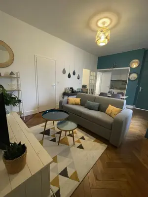 Coin salon dans l'établissement Le charmant de Rompsay, Familial & Moderne