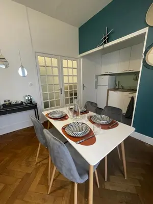 Cuisine ou kitchenette dans l'établissement Le charmant de Rompsay, Familial & Moderne