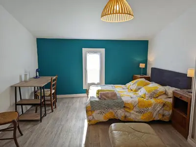 Un ou plusieurs lits dans un hébergement de l'établissement Maison de charme 19ème rénovée proche Angoulême, idéale famille, équipement complet, animaux acceptés - FR-1-653-181