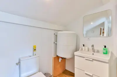Salle de bains dans l'établissement Le Mimosa #Netflix #Centre-ville