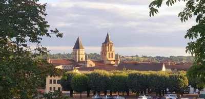 Vue générale sur Saint-Junien ou vue de la ville depuis la maison de vacances
