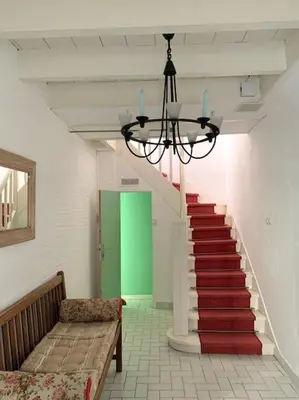 Plan de l'établissement Maison de ville confortable avec piscine