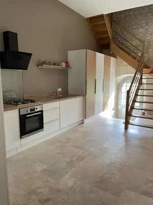 Cuisine ou kitchenette dans l'établissement Gîte 1694 - 4 étoiles - proche Futuroscope