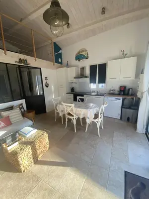 Cuisine ou kitchenette dans l'établissement La cabane de Lily - T2 classé 3 étoiles