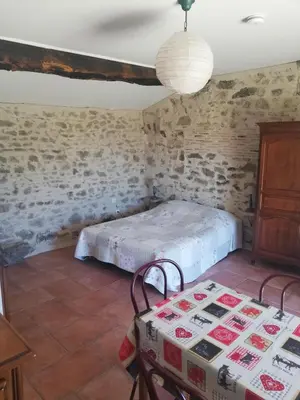 Un ou plusieurs lits dans un hébergement de l'établissement AUBERGE LA BOUCHOLIERE