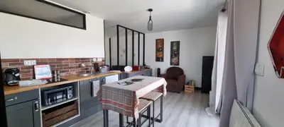 Cuisine ou kitchenette dans l'établissement Adorable gîte au calme