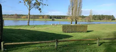 Vue sur la rivière ou le fleuve situé(e) à proximité de la maison de vacances