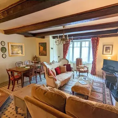 Gîte Cosy à Abzac avec Jardin