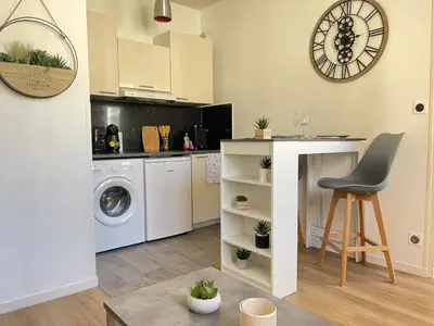 Cuisine ou kitchenette dans l'établissement Le Sablier - Centre ville - 15 min du Futuroscope