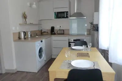 Cuisine ou kitchenette dans l'établissement Gîte Lachevalle